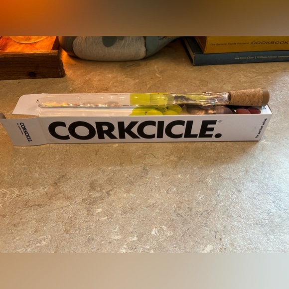 Corkcicle Wine Chiller Cooler Reusable Cork For Perfect Wine Balanced Temp New - Picture 1 of 6